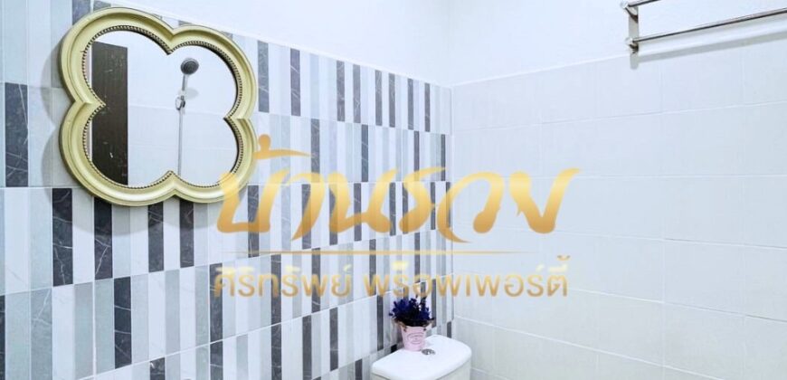 ทาวน์เฮ้าส์ 2 ชั้น หมู่บ้านเทพารักษ์ กม.25 (ซอยคิงคอง) ใกล้นิคมเมืองใหม่บางพลี พร้อมเข้าอยู่