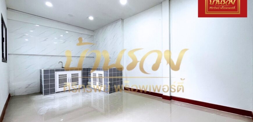 ทาวน์เฮ้าส์ 2 ชั้น หมู่บ้าน วโรชา 4 บางบ่อ – บางเสาธง ใกล้นิคมบางพลี ตกแต่งเปลี่ยนวัสดุ รีโนเวทใหม่ทั้งหลัง พร้อมเข้าอยู่อาศัย
