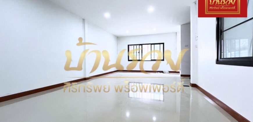 ทาวน์เฮ้าส์ 2 ชั้น หมู่บ้าน วโรชา 4 บางบ่อ – บางเสาธง ใกล้นิคมบางพลี ตกแต่งเปลี่ยนวัสดุ รีโนเวทใหม่ทั้งหลัง พร้อมเข้าอยู่อาศัย