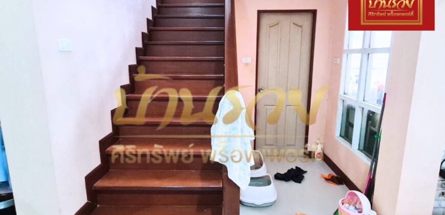บ้านแฝด 2 ชั้น หมู่บ้าน ปัญฐิญา เเพรกษา ใกล้นิคมอุตสาหกรรมบางปู ตกแต่งพร้อมอยู่อาศัย