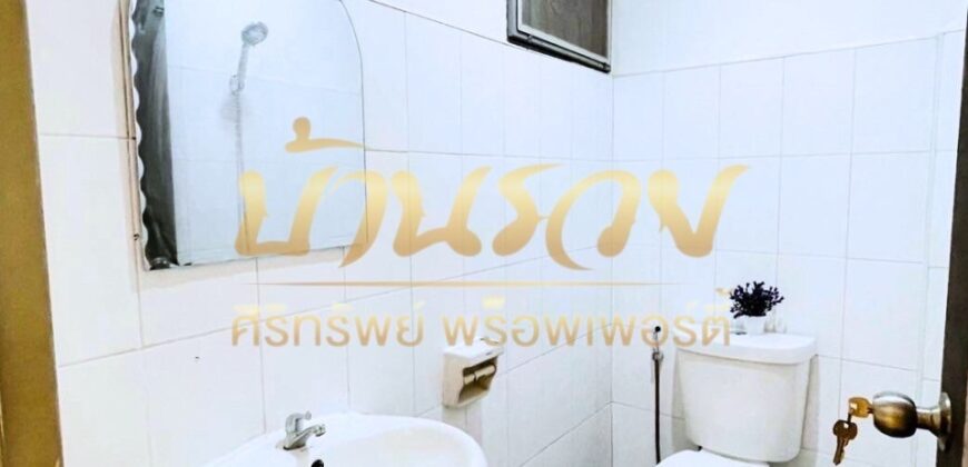 ทาวน์เฮ้าส์ 2 ชั้น หมู่บ้านชายคลอง เทพารักษ์ กม.25 (ซอยคิงคอง) ใกล้นิคมบางพลี บ้านรีโนเวทใหม่ ตกแต่งพร้อมเข้าอยู่