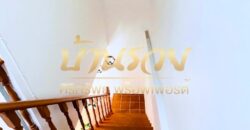 ทาวน์เฮ้าส์ 2 ชั้น หมู่บ้านชายคลอง เทพารักษ์ กม.25 (ซอยคิงคอง) ใกล้นิคมบางพลี บ้านรีโนเวทใหม่ ตกแต่งพร้อมเข้าอยู่