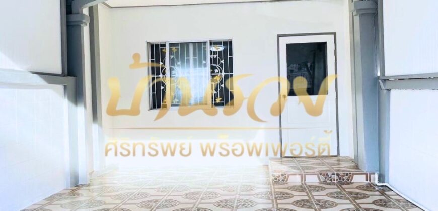 ทาวน์เฮ้าส์ 2 ชั้น หมู่บ้านชายคลอง เทพารักษ์ กม.25 (ซอยคิงคอง) ใกล้นิคมบางพลี บ้านรีโนเวทใหม่ ตกแต่งพร้อมเข้าอยู่