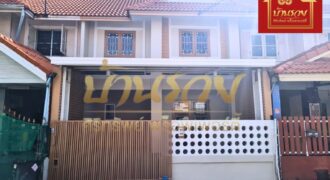 ทาวน์เฮ้าส์ 2 ชั้น หมู่บ้านพฤกษา 28/1 ถนนแพรกษา ใกล้นิคมอุตสาหกรรมบางปู บ้านรีโนเวทใหม่ ต้นๆโครงการ พร้อมเข้าอยู่