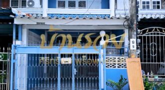 ทาวน์เฮ้าส์ 2 ชั้น หมู่บ้านฉัตรเพชร ถ.หนามแดง-บางพลี #ใกล้รถไฟฟ้าศรีด่าน รีโนเวทใหม่ทั้งหลัง พร้อมเข้าอยู่