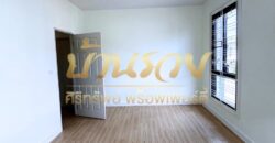 บ้านเดี่ยว 2 ชั้น หมู่บ้านแอมมิตี้บางนา-เทพารักษ์ ถนนเทพารักษ์ กม.26 ใกล้นิคมอุตสาหกรรมบางพลี พร้อมเข้าอยู่