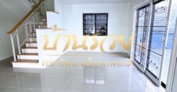 บ้านเดี่ยว 2 ชั้น หมู่บ้านแอมมิตี้บางนา-เทพารักษ์ ถนนเทพารักษ์ กม.26 ใกล้นิคมอุตสาหกรรมบางพลี พร้อมเข้าอยู่
