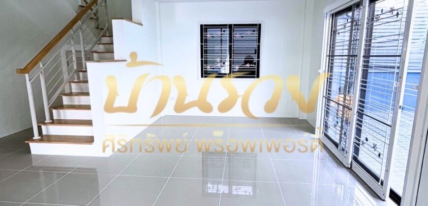 บ้านเดี่ยว 2 ชั้น หมู่บ้านแอมมิตี้บางนา-เทพารักษ์ ถนนเทพารักษ์ กม.26 ใกล้นิคมอุตสาหกรรมบางพลี พร้อมเข้าอยู่