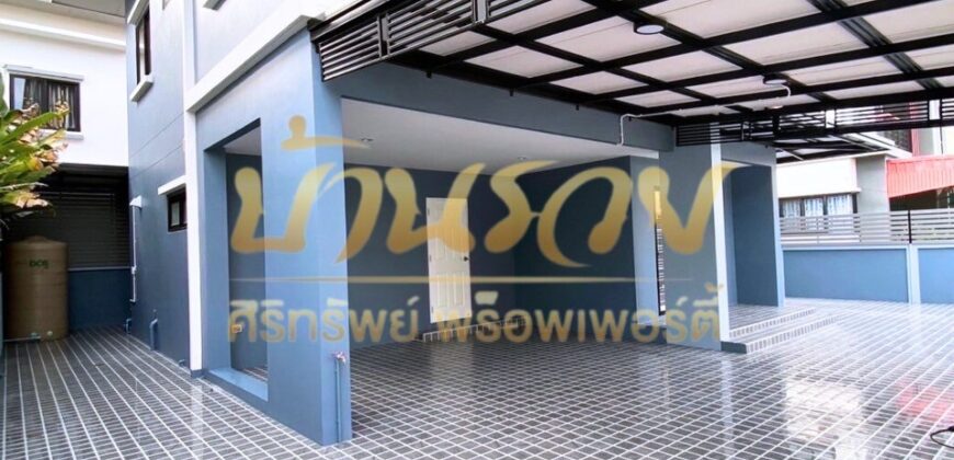 บ้านเดี่ยว 2 ชั้น หมู่บ้านแอมมิตี้บางนา-เทพารักษ์ ถนนเทพารักษ์ กม.26 ใกล้นิคมอุตสาหกรรมบางพลี พร้อมเข้าอยู่