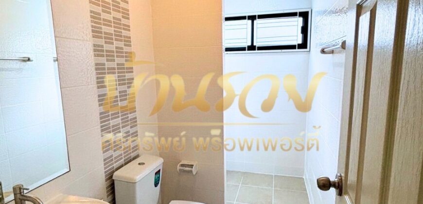 บ้านเดี่ยว 2 ชั้น หมู่บ้านแอมมิตี้บางนา-เทพารักษ์ ถนนเทพารักษ์ กม.26 ใกล้นิคมอุตสาหกรรมบางพลี พร้อมเข้าอยู่