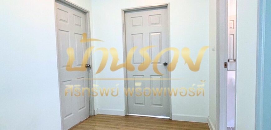 บ้านเดี่ยว 2 ชั้น หมู่บ้านแอมมิตี้บางนา-เทพารักษ์ ถนนเทพารักษ์ กม.26 ใกล้นิคมอุตสาหกรรมบางพลี พร้อมเข้าอยู่