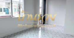 ทาวน์เฮ้าส์ 2 ชั้น หมู่บ้านกัสโต้ บางนา-สุวรรณภูมิ ถ.วัดศรีวารีน้อย-บางเสาธง บ้านรีโนเวทใหม่ ตกแต่งสวย สไตล์โมเดิร์น