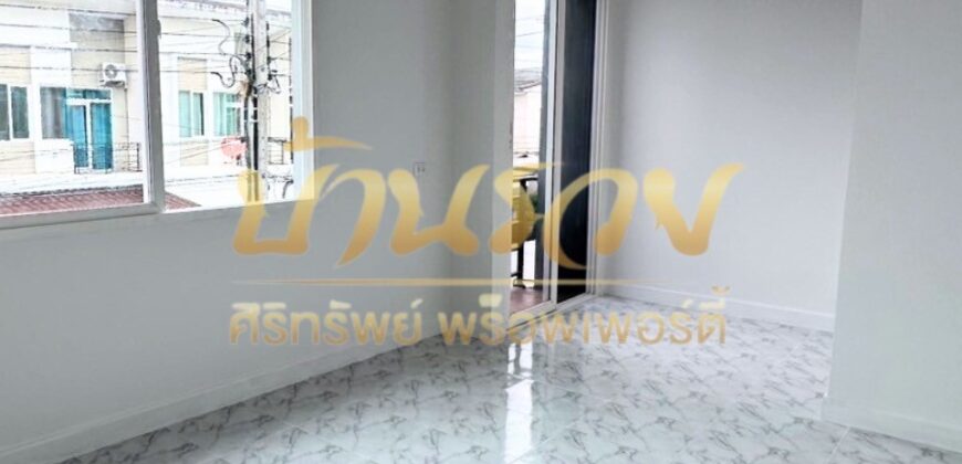 ทาวน์เฮ้าส์ 2 ชั้น หมู่บ้านกัสโต้ บางนา-สุวรรณภูมิ ถ.วัดศรีวารีน้อย-บางเสาธง บ้านรีโนเวทใหม่ ตกแต่งสวย สไตล์โมเดิร์น