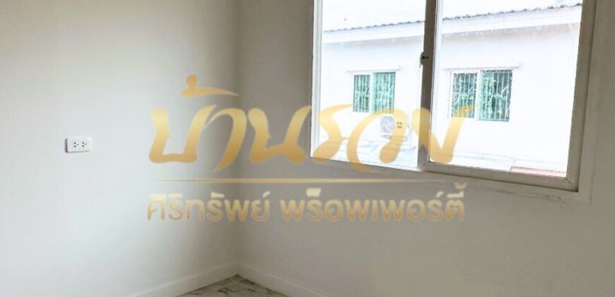 ทาวน์เฮ้าส์ 2 ชั้น หมู่บ้านกัสโต้ บางนา-สุวรรณภูมิ ถ.วัดศรีวารีน้อย-บางเสาธง บ้านรีโนเวทใหม่ ตกแต่งสวย สไตล์โมเดิร์น