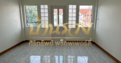 ทาวน์เฮ้าส์ 2 ชั้น หมู่บ้านทรัพย์ดินทอง เทพารักษ์ 66 ใกล้ทางด่วนกาญจนาฯ บ้านรีโนเวทใหม่สไตล์มินิมอล พร้อมเข้าอยู่