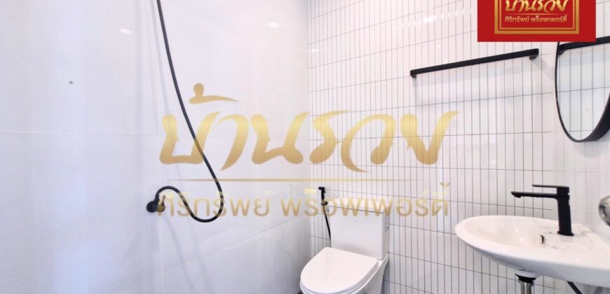 ทาวน์เฮ้าส์ 2 ชั้น หมู่บ้านทรัพย์มั่นคง 3 #หลังมุม บางบ่อ ใกล้ทางด่วนพิเศษบูรพาวิถี รีโนเวทใหม่พร้อมเข้าอยู่