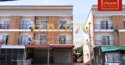 ตึกแถว 3 ชั้น #หลังมุมถนนเมนหลัก เหมาะทำอ๊อฟฟิต หรือ ค้าขาย หมู่บ้านสรณ์สิริ เทพารักษ์-แพรกษา ใกล้ทางด่วนกาญจนาฯ รีโนเวทใหม่ทั้งหลัง พร้อมอยู่อาศัย