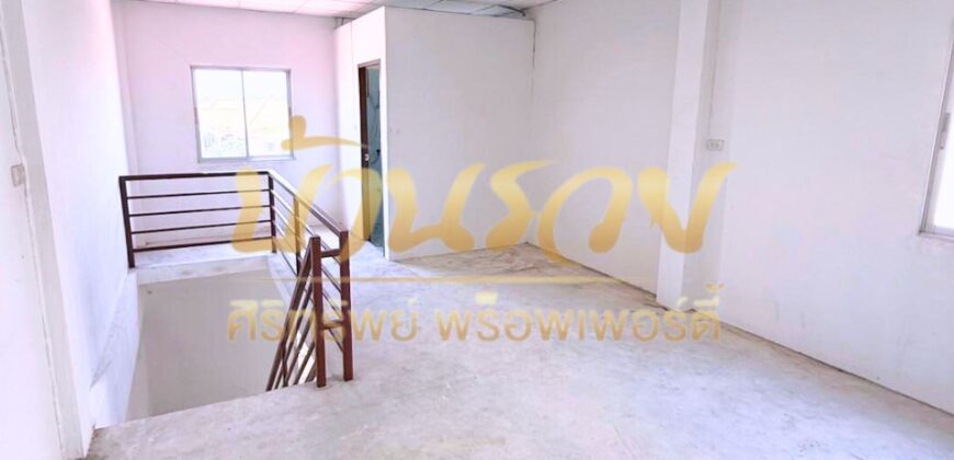 ตึกแถว 3 ชั้น #หลังมุมถนนเมนหลัก เหมาะทำอ๊อฟฟิต หรือ ค้าขาย หมู่บ้านสรณ์สิริ เทพารักษ์-แพรกษา ใกล้ทางด่วนกาญจนาฯ รีโนเวทใหม่ทั้งหลัง พร้อมอยู่อาศัย