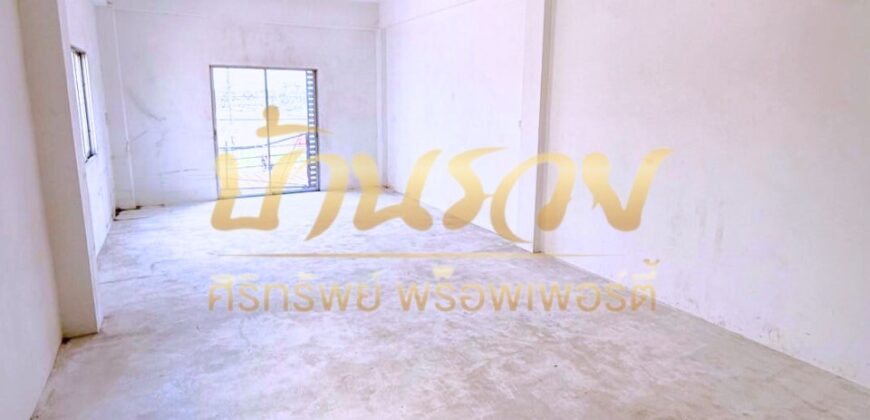 ตึกแถว 3 ชั้น #หลังมุมถนนเมนหลัก เหมาะทำอ๊อฟฟิต หรือ ค้าขาย หมู่บ้านสรณ์สิริ เทพารักษ์-แพรกษา ใกล้ทางด่วนกาญจนาฯ รีโนเวทใหม่ทั้งหลัง พร้อมอยู่อาศัย