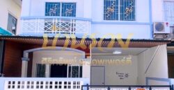 ทาวน์เฮ้าส์ 2 ชั้น หมู่บ้านชายคลอง ต้นซอย เทพารักษ์ กม.25 (ซอยคิงคอง) ใกล้นิคมบางพลี บ้านรีโนเวทใหม่ ตกแต่งพร้อมเข้าอยู่