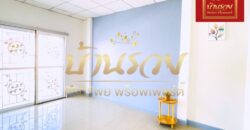 ทาวน์เฮ้าส์ 2 ชั้น หมู่บ้านชายคลอง ต้นซอย เทพารักษ์ กม.25 (ซอยคิงคอง) ใกล้นิคมบางพลี บ้านรีโนเวทใหม่ ตกแต่งพร้อมเข้าอยู่