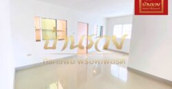 ทาวน์เฮ้าส์ 2 ชั้น หลังมุม หมู่บ้านนิรันดร์วิลล์ 12 ซอยวัดศรีวารีน้อย (บางนา-ตราด กม.8) บ้านรีโนเวทใหม่