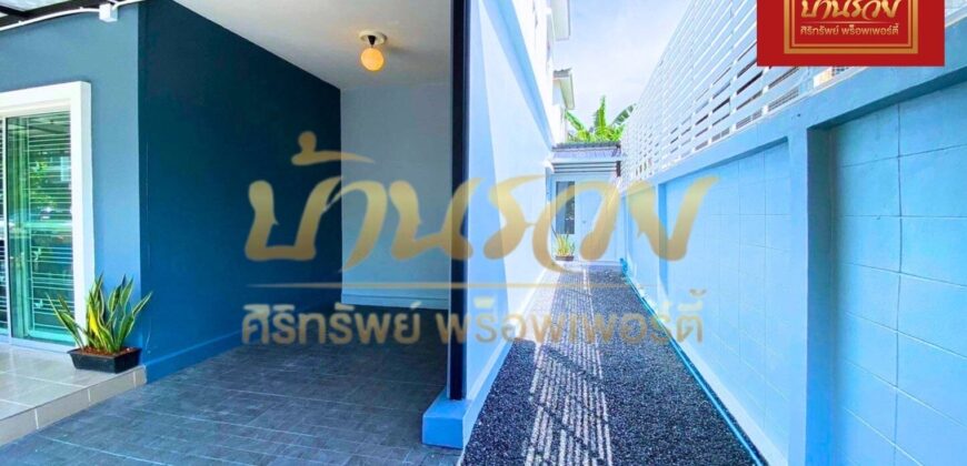 ทาวน์เฮ้าส์ 2 ชั้น หลังมุม หมู่บ้านนิรันดร์วิลล์ 12 ซอยวัดศรีวารีน้อย (บางนา-ตราด กม.8) บ้านรีโนเวทใหม่