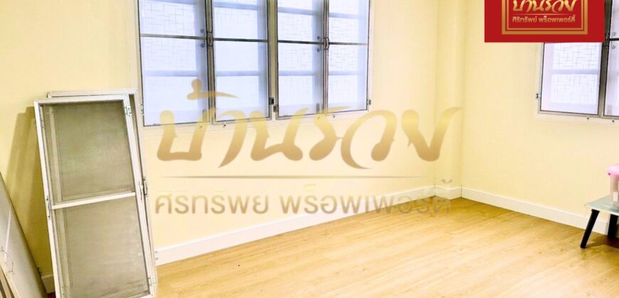 บ้านแฝด 2 ชั้น หมู่บ้านนันทนา การ์เด้นท์ ซอย6 บางปลา 22 ใกล้รพ.จุฬารัตน์ 3