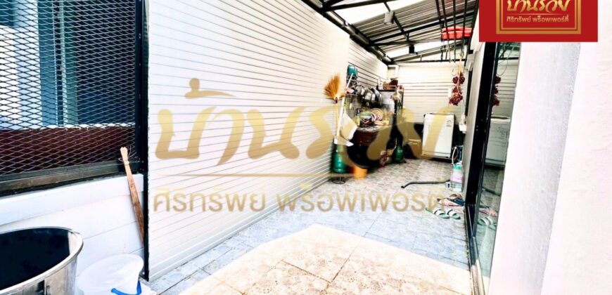 บ้านแฝด 2 ชั้น หมู่บ้านนันทนา การ์เด้นท์ ซอย6 บางปลา 22 ใกล้รพ.จุฬารัตน์ 3