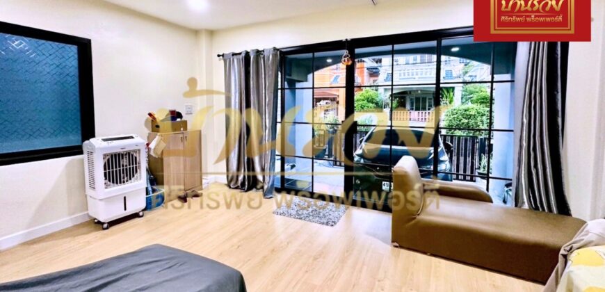 บ้านแฝด 2 ชั้น หมู่บ้านนันทนา การ์เด้นท์ ซอย6 บางปลา 22 ใกล้รพ.จุฬารัตน์ 3