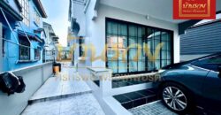 บ้านแฝด 2 ชั้น หมู่บ้านนันทนา การ์เด้นท์ ซอย6 บางปลา 22 ใกล้รพ.จุฬารัตน์ 3