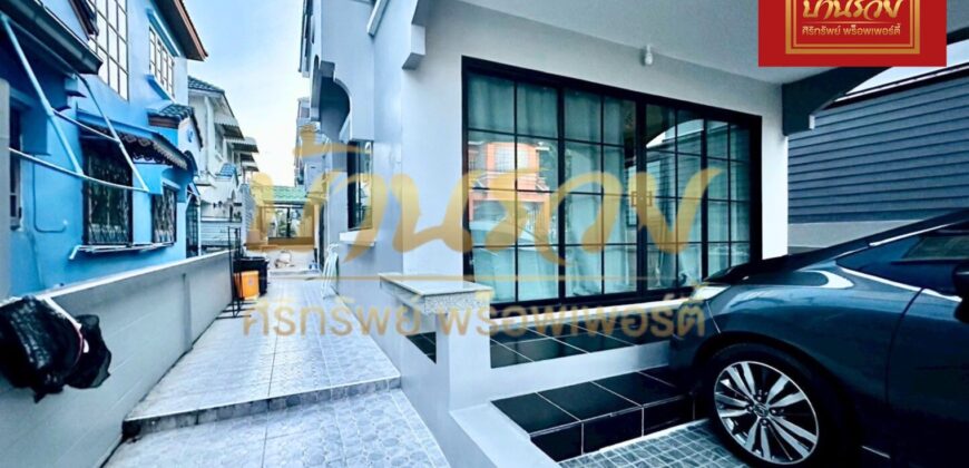 บ้านแฝด 2 ชั้น หมู่บ้านนันทนา การ์เด้นท์ ซอย6 บางปลา 22 ใกล้รพ.จุฬารัตน์ 3