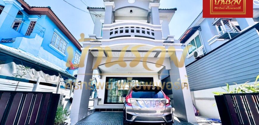 บ้านแฝด 2 ชั้น หมู่บ้านนันทนา การ์เด้นท์ ซอย6 บางปลา 22 ใกล้รพ.จุฬารัตน์ 3