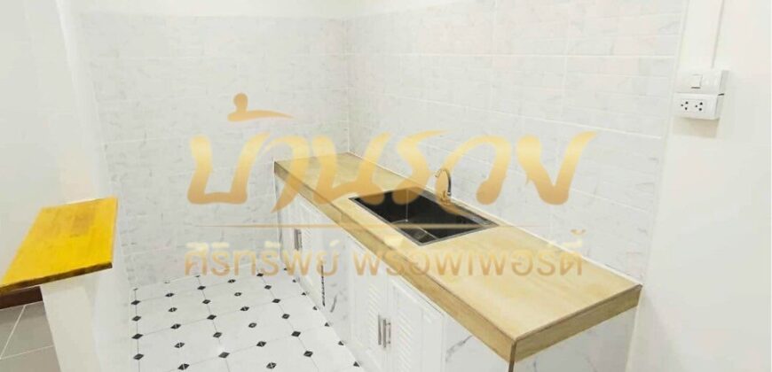 ทาวน์เฮ้าส์ 2 ชั้น หมู่บ้านพฤกษา 28/1 ถนนแพรกษา ใกล้นิคมอุตสาหกรรมบางปู บ้านรีโนเวทใหม่ พร้อมเข้าอยู่