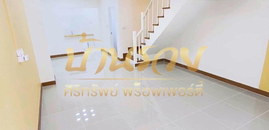 ทาวน์เฮ้าส์ 2 ชั้น หมู่บ้านพฤกษา 28/1 ถนนแพรกษา ใกล้นิคมอุตสาหกรรมบางปู บ้านรีโนเวทใหม่ พร้อมเข้าอยู่