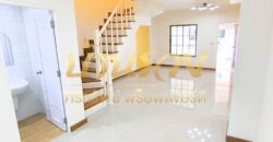 ทาวน์เฮ้าส์ 2 ชั้น หมู่บ้านพฤกษา 28/1 ถนนแพรกษา ใกล้นิคมอุตสาหกรรมบางปู บ้านรีโนเวทใหม่ พร้อมเข้าอยู่