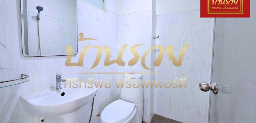 ทาวน์เฮ้าส์ 2 ชั้น หมู่บ้านชายคลอง หลังมุม เทพารักษ์ กม.25 (ซอยคิงคอง) ใกล้นิคมบางพลี บ้านรีโนเวทใหม่ ตกแต่งพร้อมเข้าอยู่