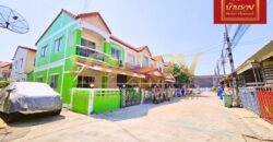 ทาวน์เฮ้าส์ 2 ชั้น หมู่บ้านชายคลอง หลังมุม เทพารักษ์ กม.25 (ซอยคิงคอง) ใกล้นิคมบางพลี บ้านรีโนเวทใหม่ ตกแต่งพร้อมเข้าอยู่