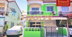 ทาวน์เฮ้าส์ 2 ชั้น หมู่บ้านชายคลอง หลังมุม เทพารักษ์ กม.25 (ซอยคิงคอง) ใกล้นิคมบางพลี บ้านรีโนเวทใหม่ ตกแต่งพร้อมเข้าอยู่