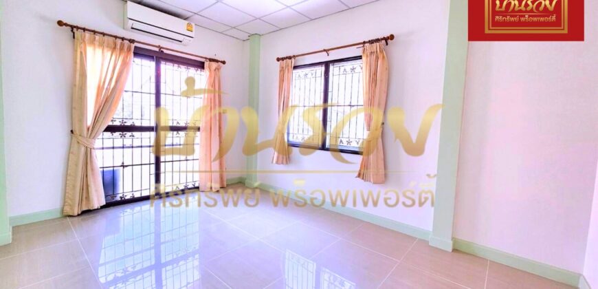 ทาวน์เฮ้าส์ 2 ชั้น หมู่บ้านชายคลอง หลังมุม เทพารักษ์ กม.25 (ซอยคิงคอง) ใกล้นิคมบางพลี บ้านรีโนเวทใหม่ ตกแต่งพร้อมเข้าอยู่