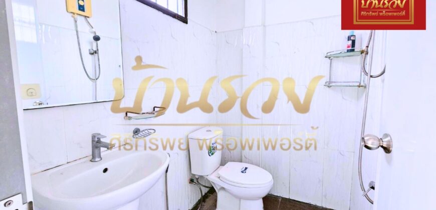 ทาวน์เฮ้าส์ 2 ชั้น หมู่บ้านชายคลอง หลังมุม เทพารักษ์ กม.25 (ซอยคิงคอง) ใกล้นิคมบางพลี บ้านรีโนเวทใหม่ ตกแต่งพร้อมเข้าอยู่