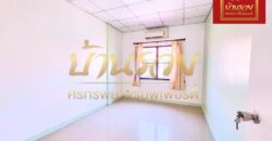 ทาวน์เฮ้าส์ 2 ชั้น หมู่บ้านชายคลอง หลังมุม เทพารักษ์ กม.25 (ซอยคิงคอง) ใกล้นิคมบางพลี บ้านรีโนเวทใหม่ ตกแต่งพร้อมเข้าอยู่