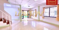 ทาวน์เฮ้าส์ 2 ชั้น หมู่บ้านชายคลอง หลังมุม เทพารักษ์ กม.25 (ซอยคิงคอง) ใกล้นิคมบางพลี บ้านรีโนเวทใหม่ ตกแต่งพร้อมเข้าอยู่