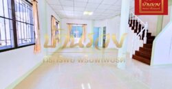 ทาวน์เฮ้าส์ 2 ชั้น หมู่บ้านชายคลอง หลังมุม เทพารักษ์ กม.25 (ซอยคิงคอง) ใกล้นิคมบางพลี บ้านรีโนเวทใหม่ ตกแต่งพร้อมเข้าอยู่