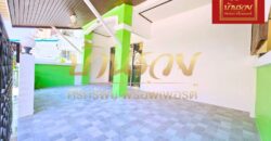 ทาวน์เฮ้าส์ 2 ชั้น หมู่บ้านชายคลอง หลังมุม เทพารักษ์ กม.25 (ซอยคิงคอง) ใกล้นิคมบางพลี บ้านรีโนเวทใหม่ ตกแต่งพร้อมเข้าอยู่