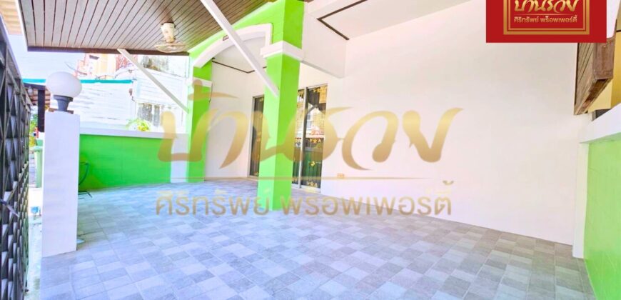 ทาวน์เฮ้าส์ 2 ชั้น หมู่บ้านชายคลอง หลังมุม เทพารักษ์ กม.25 (ซอยคิงคอง) ใกล้นิคมบางพลี บ้านรีโนเวทใหม่ ตกแต่งพร้อมเข้าอยู่