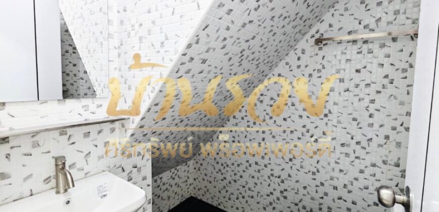 อาคารพาณิชย์ 2 ชั้น ซอยอุดมเดช ใกล้สถานีรถไฟฟ้านายเรือ รีโนเวทใหม่ทั้งหลัง ตกพร้อมเข้าอยู่