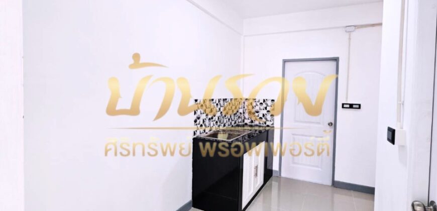 อาคารพาณิชย์ 2 ชั้น ซอยอุดมเดช ใกล้สถานีรถไฟฟ้านายเรือ รีโนเวทใหม่ทั้งหลัง ตกพร้อมเข้าอยู่