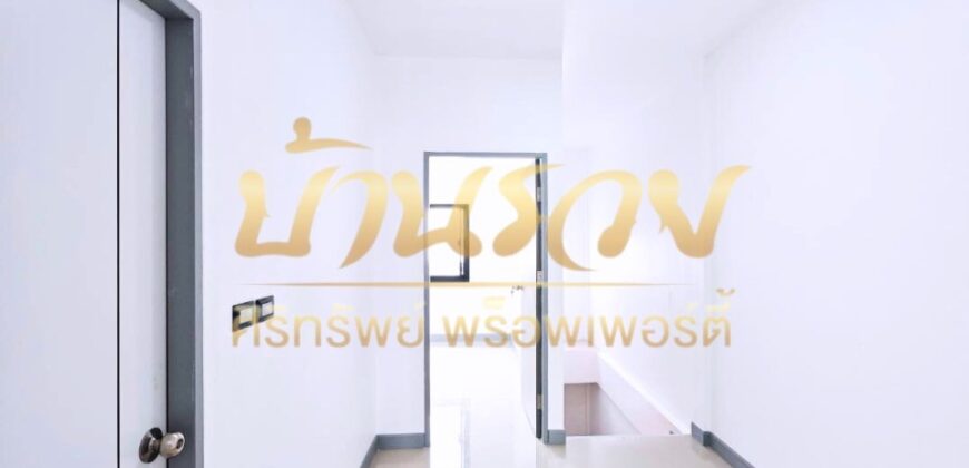 อาคารพาณิชย์ 2 ชั้น ซอยอุดมเดช ใกล้สถานีรถไฟฟ้านายเรือ รีโนเวทใหม่ทั้งหลัง ตกพร้อมเข้าอยู่