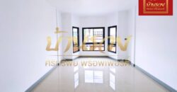 อาคารพาณิชย์ 2 ชั้น ซอยอุดมเดช ใกล้สถานีรถไฟฟ้านายเรือ รีโนเวทใหม่ทั้งหลัง ตกพร้อมเข้าอยู่